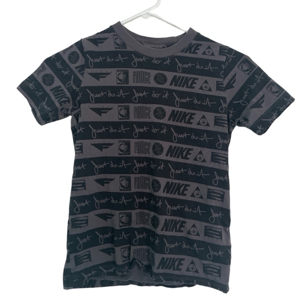 Boys Nike Size Small Tee
